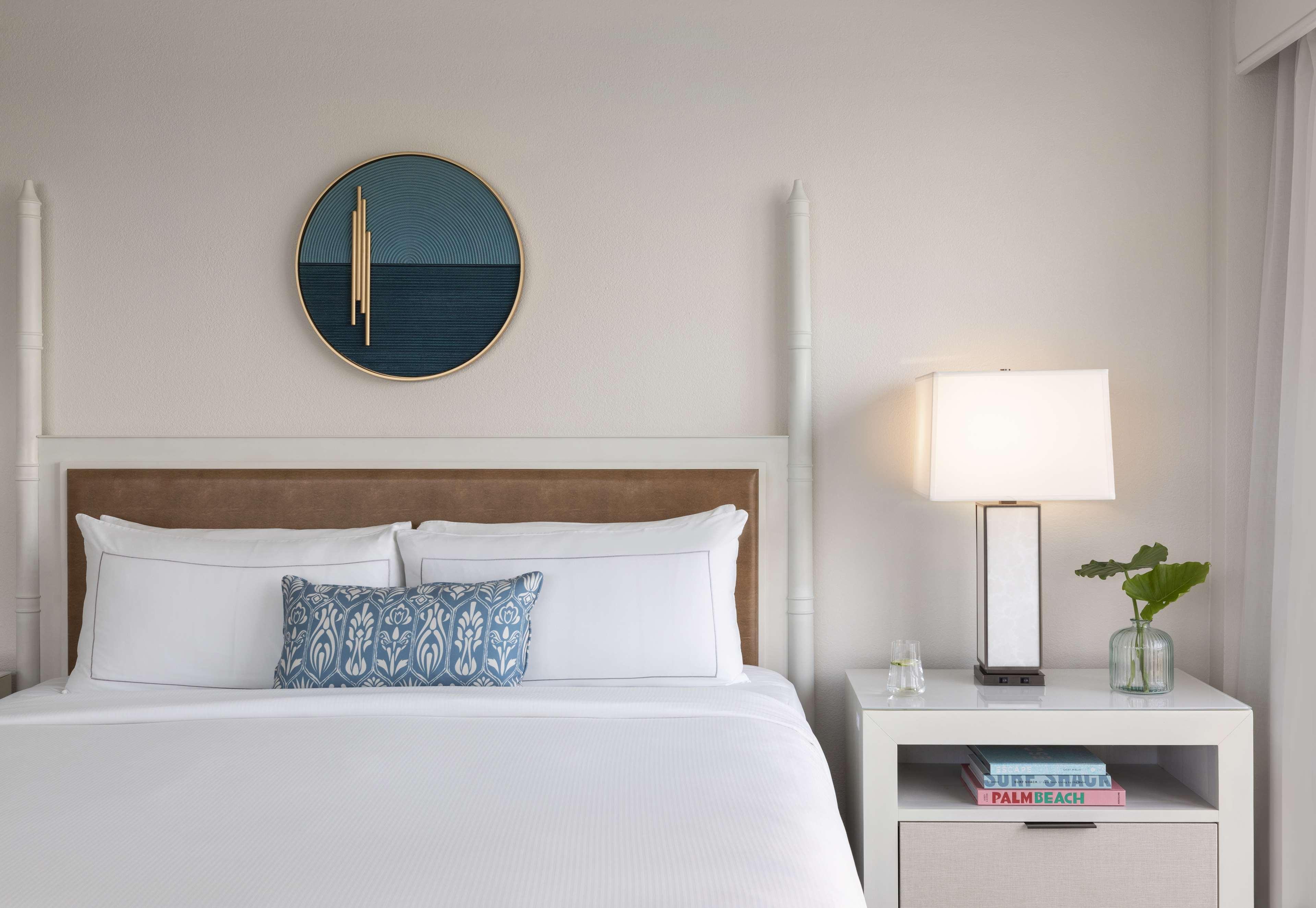 The Singer Oceanfront Resort, Curio Collection By Hilton Riviera Beach Extérieur photo