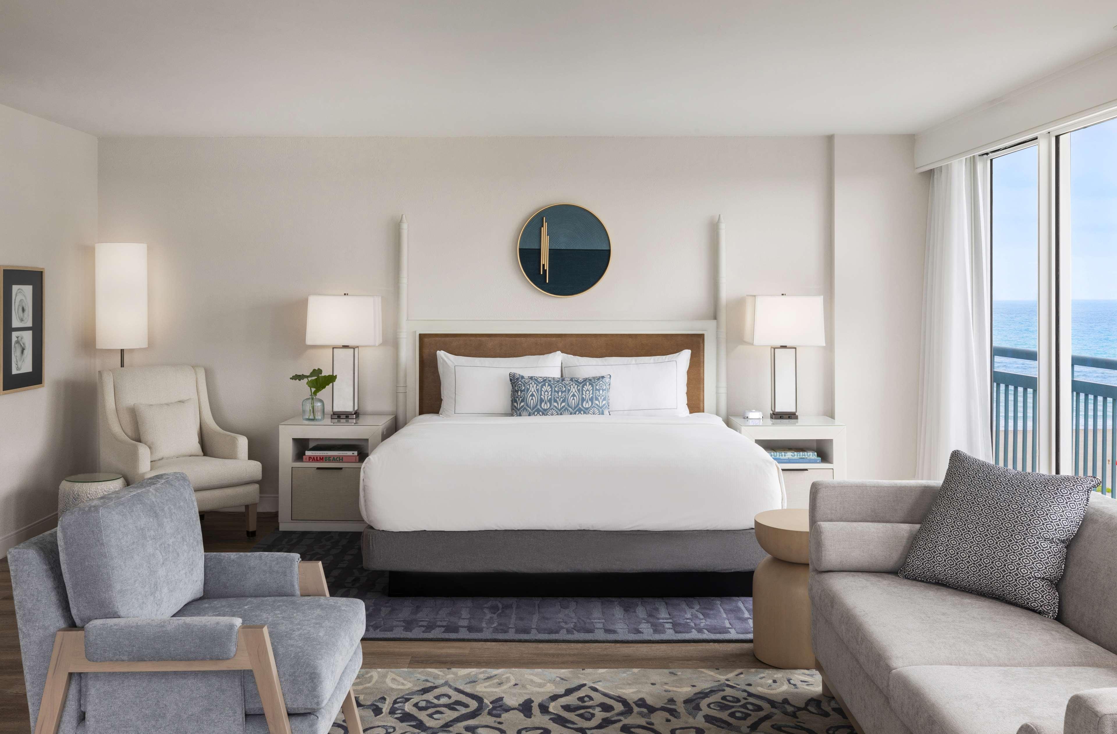 The Singer Oceanfront Resort, Curio Collection By Hilton Riviera Beach Extérieur photo