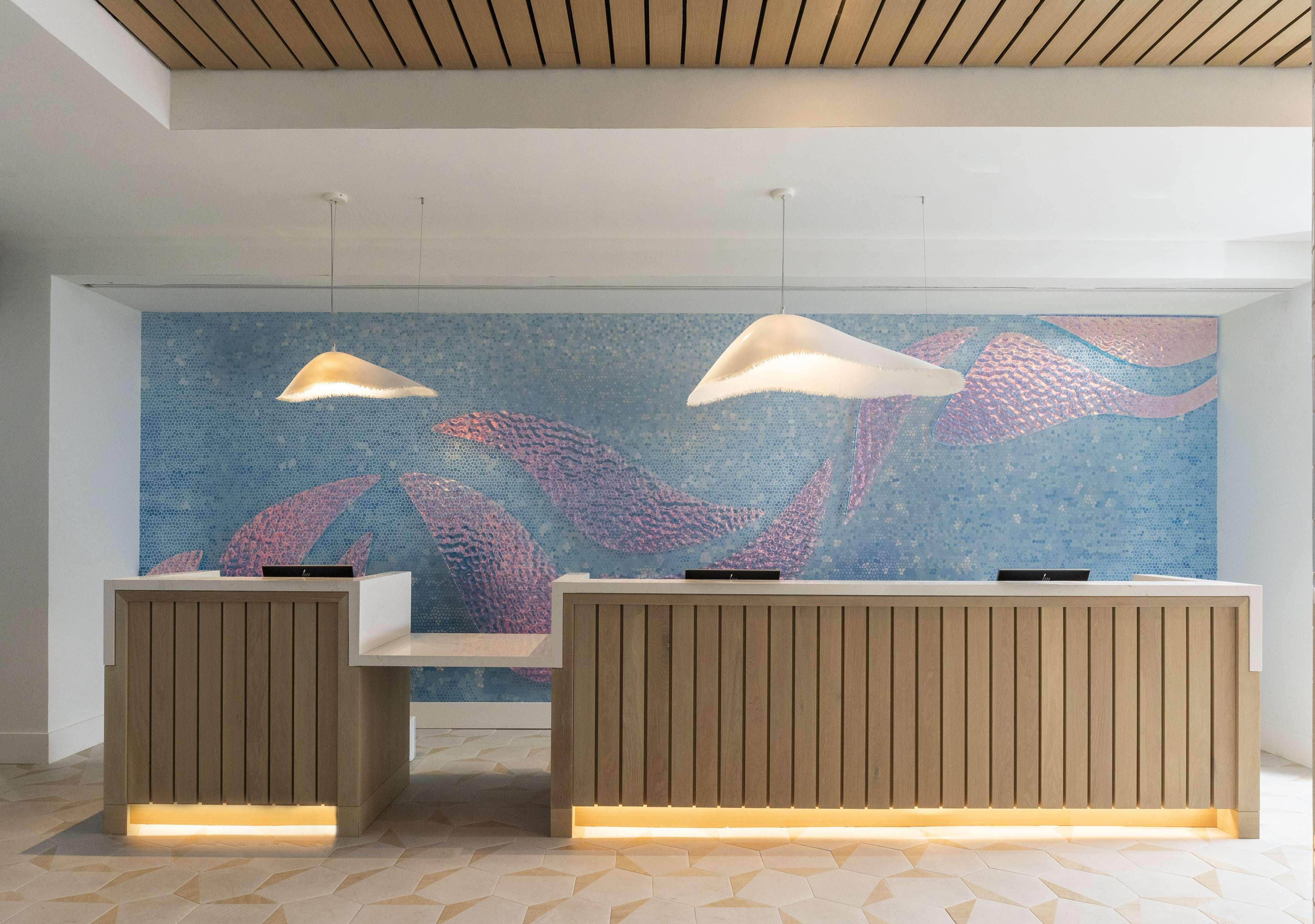 The Singer Oceanfront Resort, Curio Collection By Hilton Riviera Beach Extérieur photo