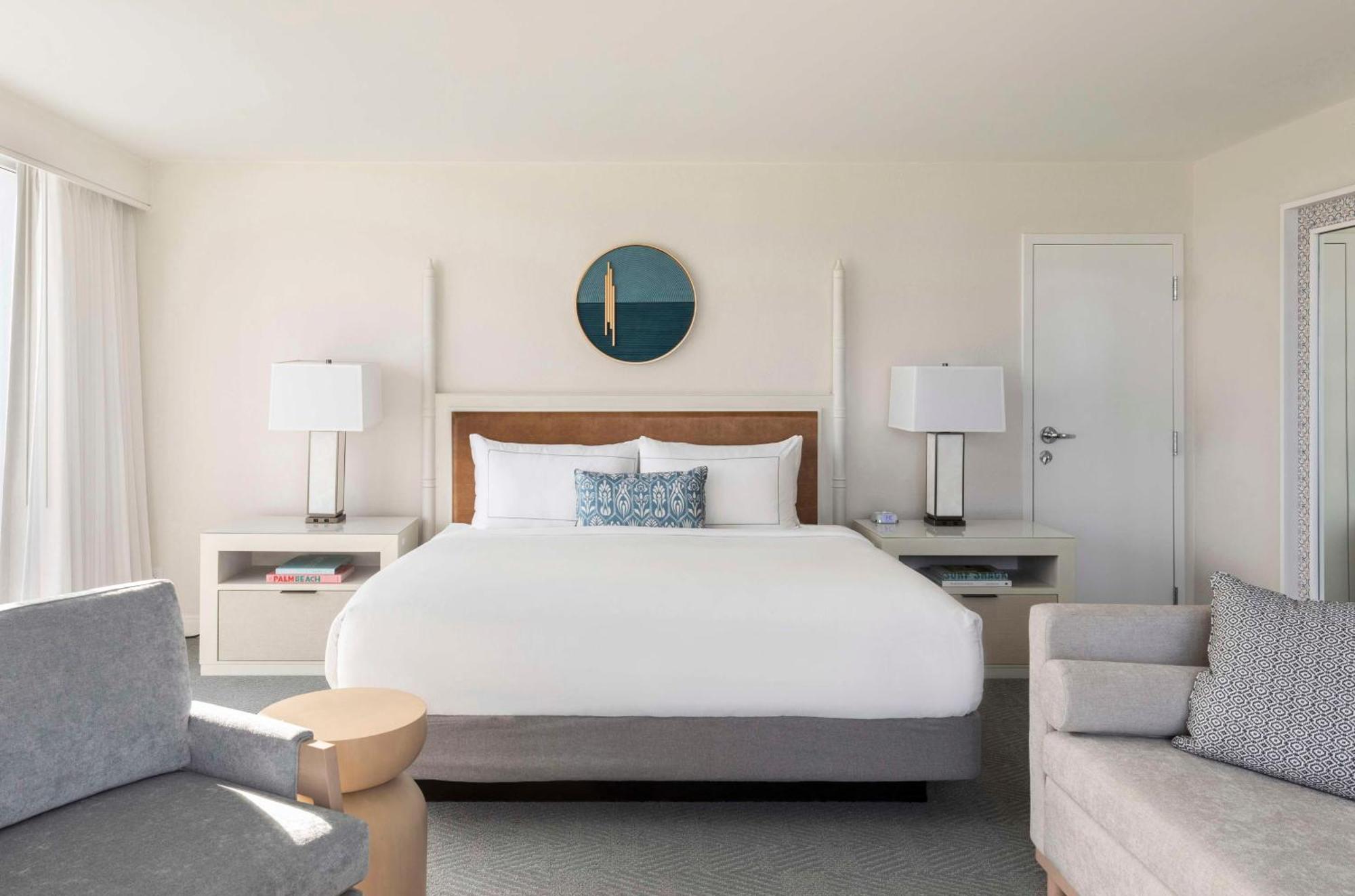 The Singer Oceanfront Resort, Curio Collection By Hilton Riviera Beach Extérieur photo