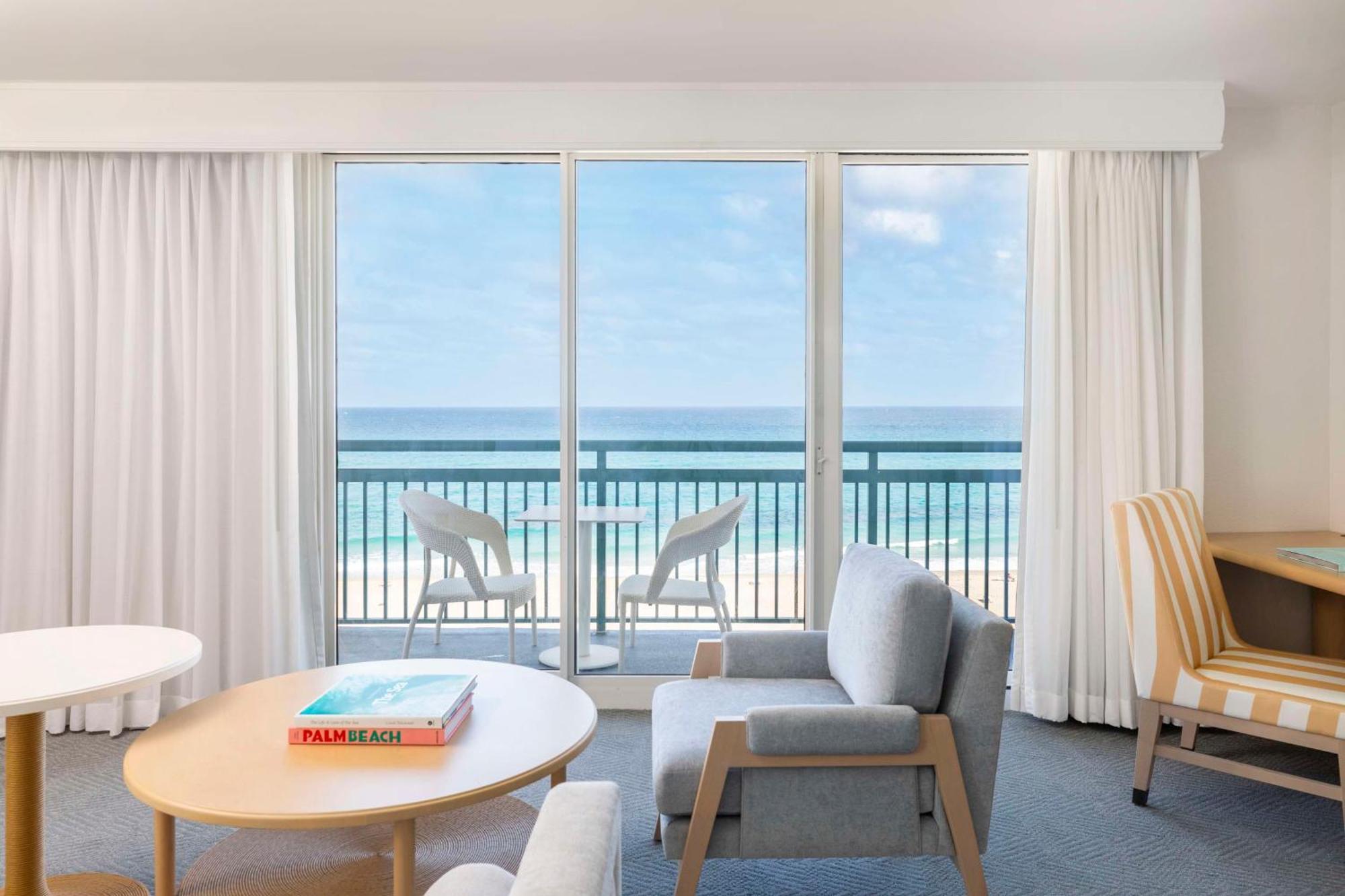 The Singer Oceanfront Resort, Curio Collection By Hilton Riviera Beach Extérieur photo