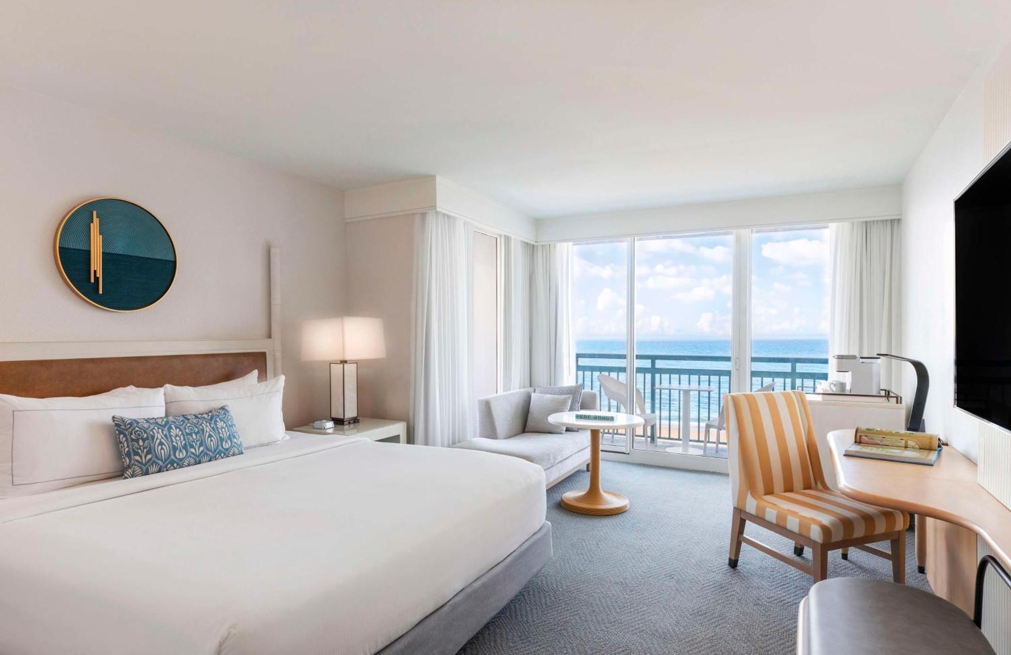 The Singer Oceanfront Resort, Curio Collection By Hilton Riviera Beach Extérieur photo