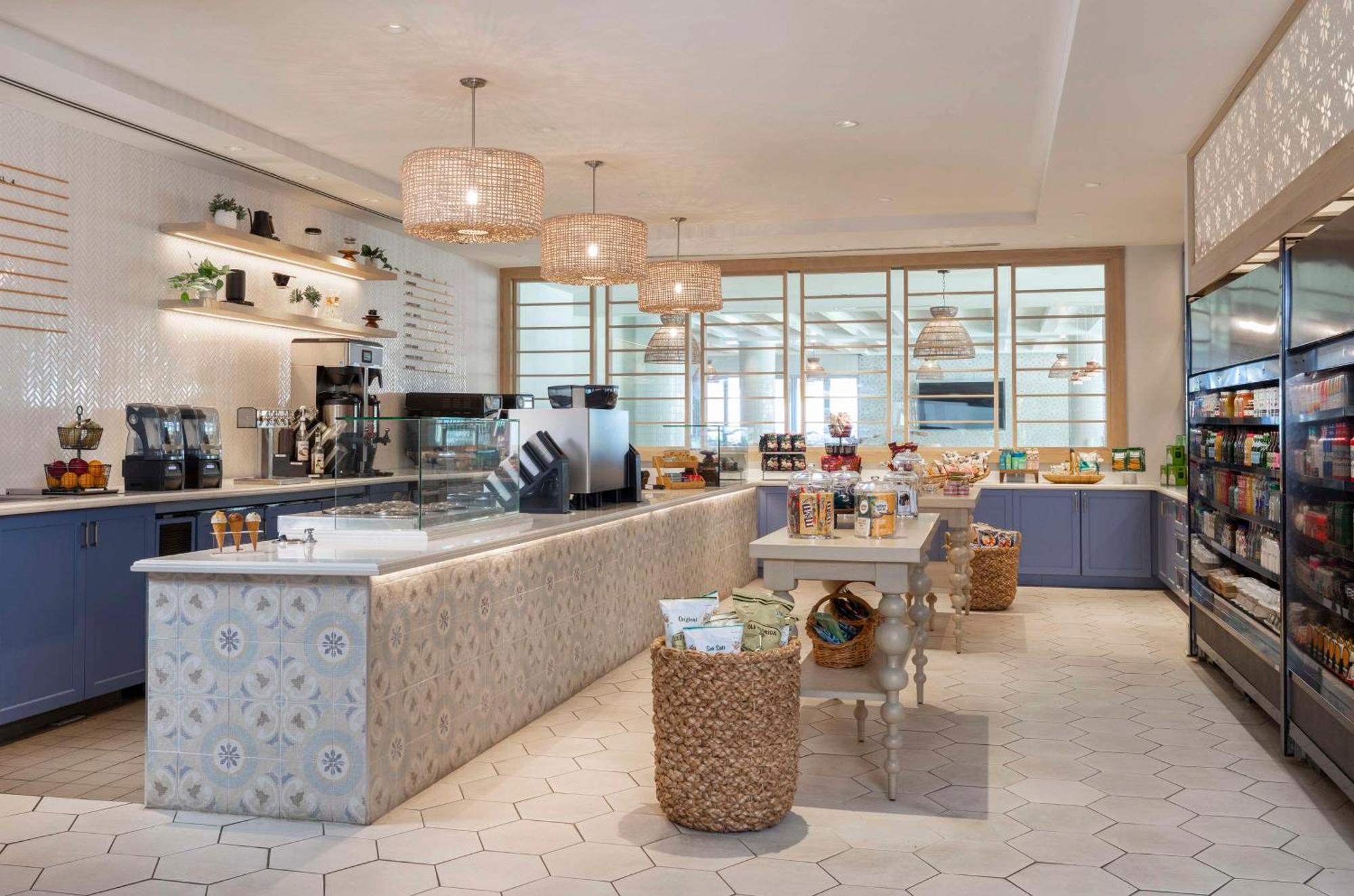 The Singer Oceanfront Resort, Curio Collection By Hilton Riviera Beach Extérieur photo
