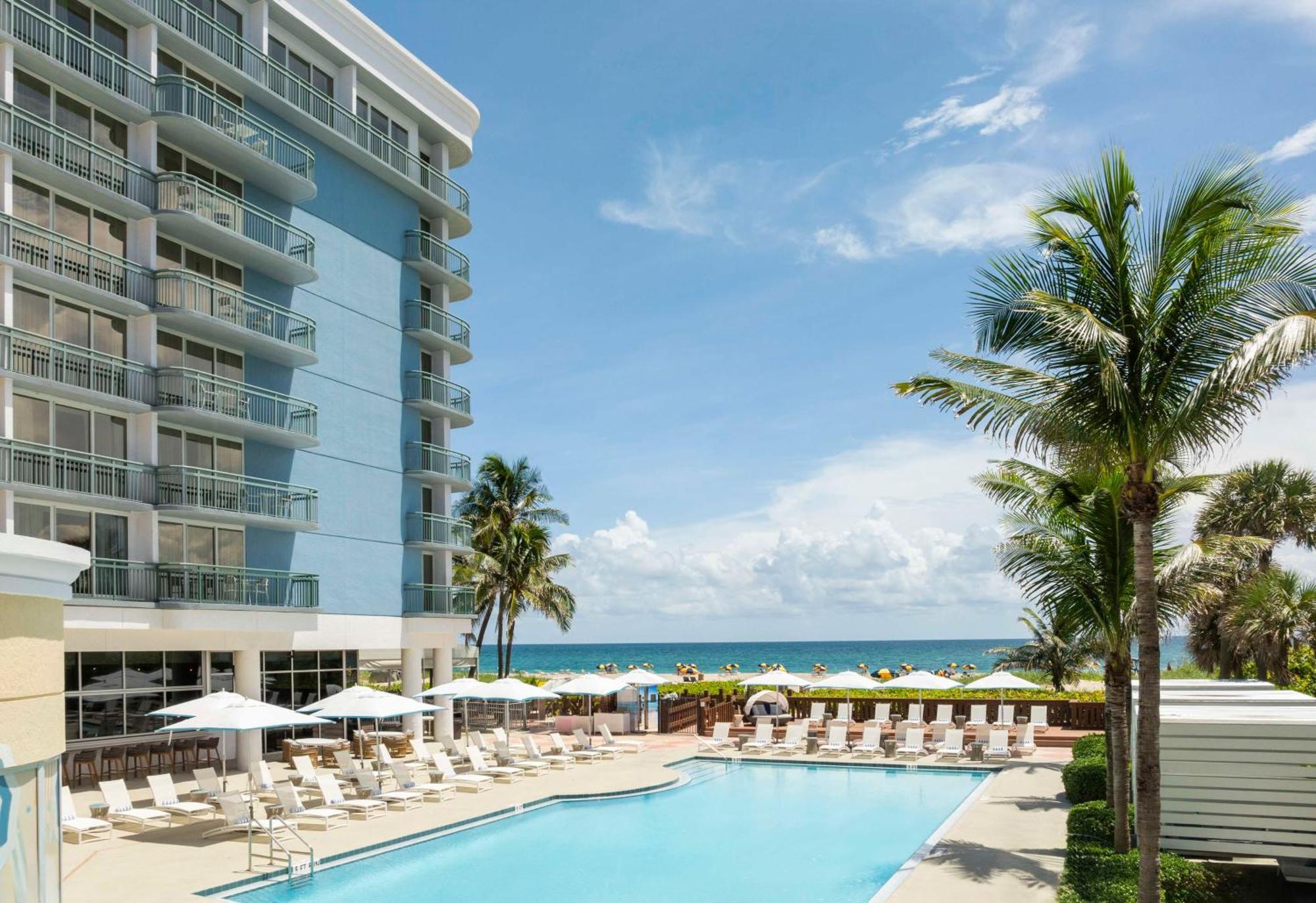The Singer Oceanfront Resort, Curio Collection By Hilton Riviera Beach Extérieur photo