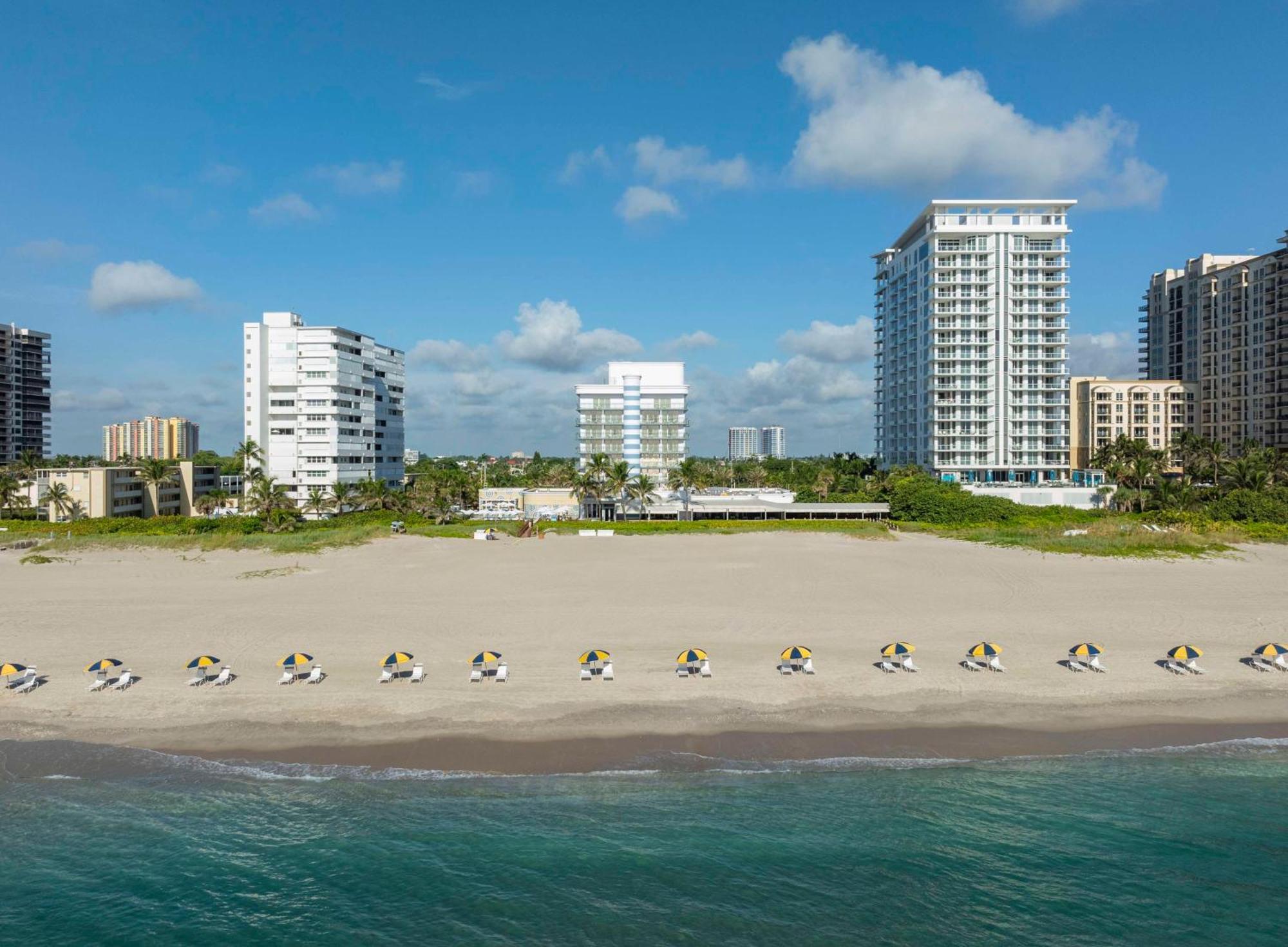 The Singer Oceanfront Resort, Curio Collection By Hilton Riviera Beach Extérieur photo