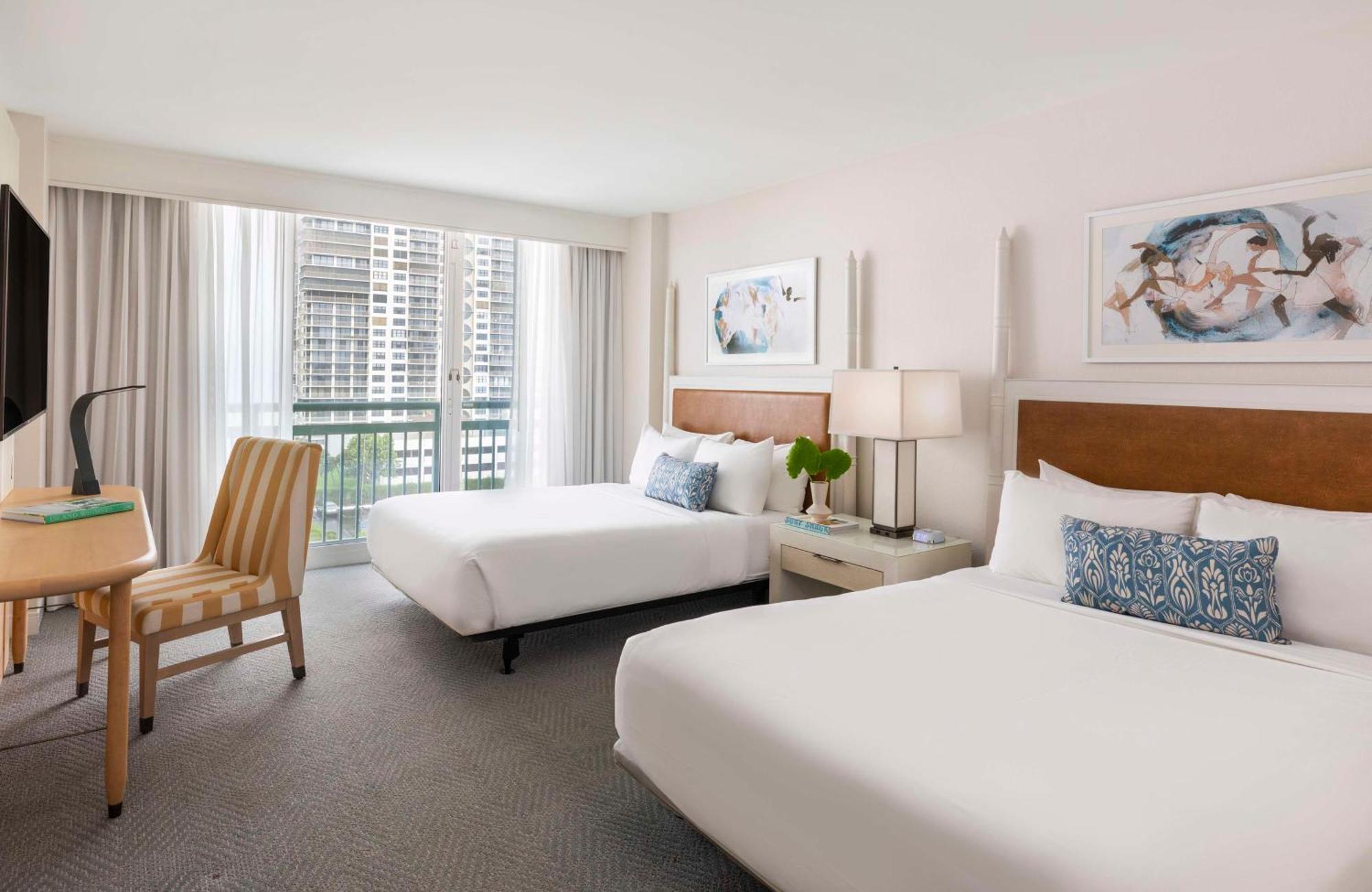 The Singer Oceanfront Resort, Curio Collection By Hilton Riviera Beach Extérieur photo