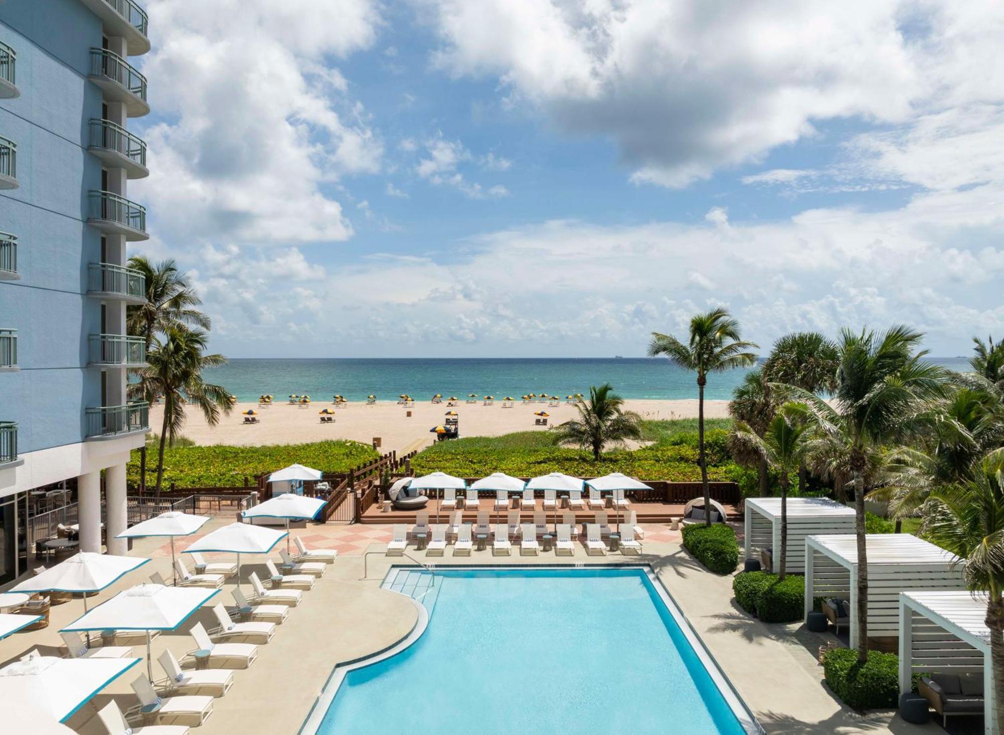 The Singer Oceanfront Resort, Curio Collection By Hilton Riviera Beach Extérieur photo